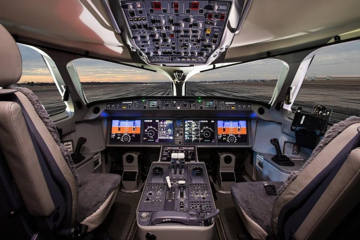 Airbus a220 300 cockpit copy